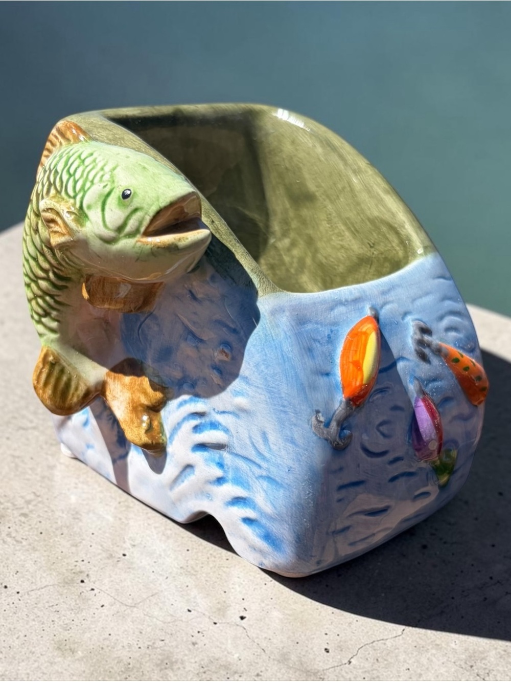 FIGI FISHING-THEMED FLIP PHONE HOLDER WITH ORIGINAL BOX